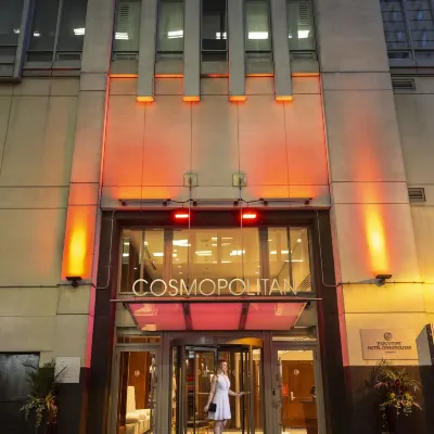 إجزكيوتيف هوتل كوزموبوليتان تورونتو Hotels near ميدان ناثان فيليبس