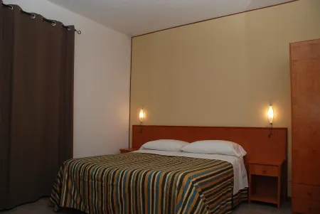 B&B Sant'Eufemia Отели рядом с достопримечательностью «Le Palme»