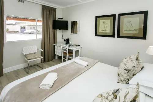 Wagon Wheel Country Lodge Hotels in Beaufort West