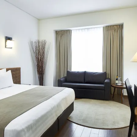 Vital - Urban Boutique Hotel TLV Отели рядом с достопримечательностью «Башни Азриэли»