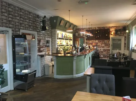 The Crown Inn - by Blunt Bars Отели в г. Олдленд Коммон