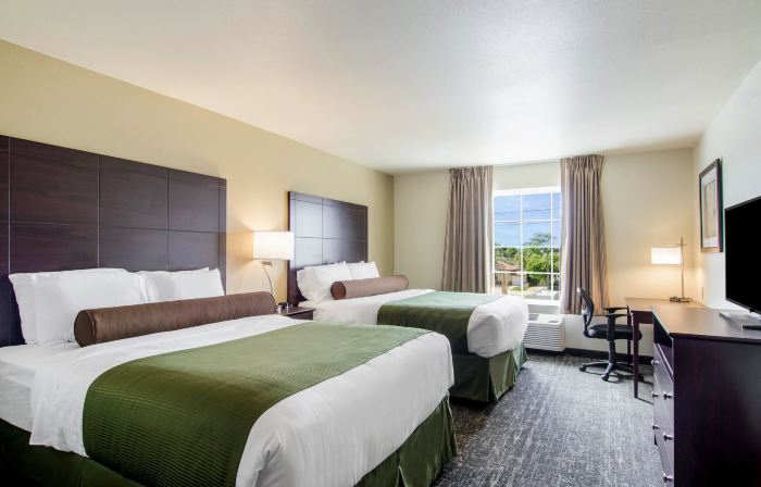 Cobblestone Hotel & Suites - Torrington
