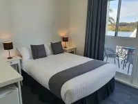 The Parade Hotel Hotels in Pelican Point