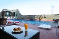 Royal Grand Suite Hotel - Condos
