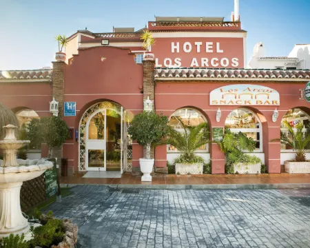 洛斯阿爾科斯住宿 內爾哈酒店