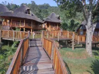 Trackers Safari Lodge Bwindi Hotels in Kinkiizi