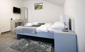 Filipovic Rent a Car & Apartments