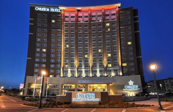 奧弗頓酒店加會議中心