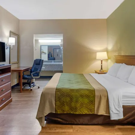 Econo Lodge Belton - Kansas City South
