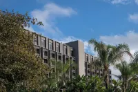 Knott's Hotel