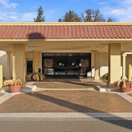 Howard Johnson by Wyndham Sacramento Downtown