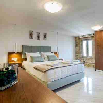 Agarathos Deluxe Homes - Kaliviani -on the Road to Balos Rooms