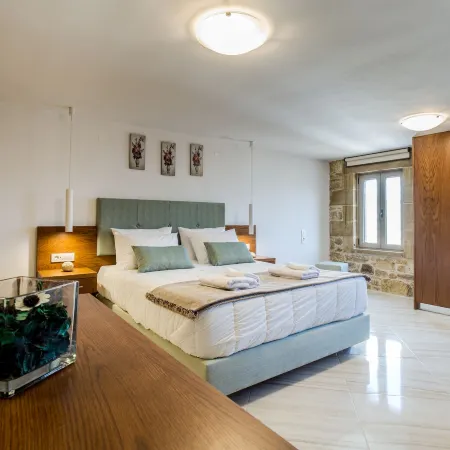 Agarathos Deluxe Homes in the Heart of Kaliviani Near Balos