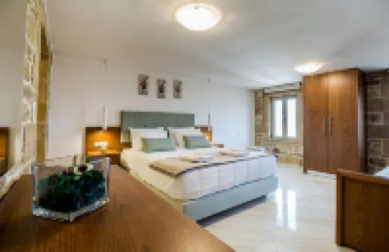 Agarathos Deluxe Homes in the Heart of Kaliviani Near Balos