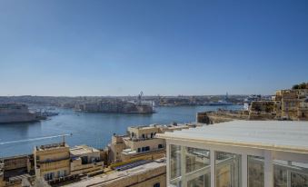 Tritoni Harbour Suites