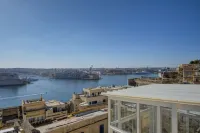 Tritoni Harbour Suites