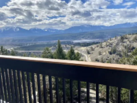 Rocky Mountain Springs Lodge Hotels in Radium Hot Springs