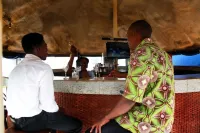 Western Dreams Hotel - bar
