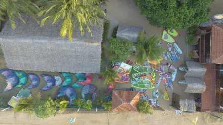 De Silva Wind Resort Kalpitiya - Kitesurfing School Sri Lanka