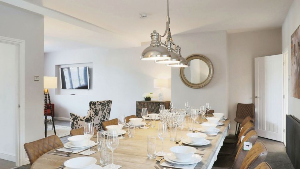 Large Luxury Home in Solihull - Sleeps 14 Near NEC & BHX