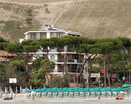 Hotel Astoria Hotels in Pineto