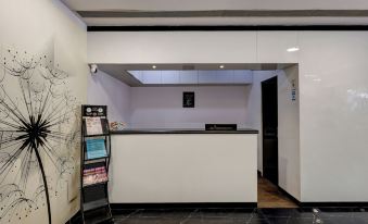 Treebo Blak & Wite Rk Beach