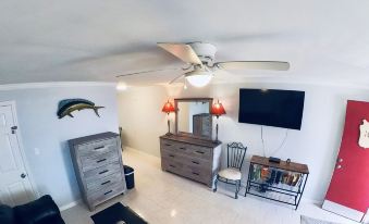 10 Cherry Bay - Robert Zuehl