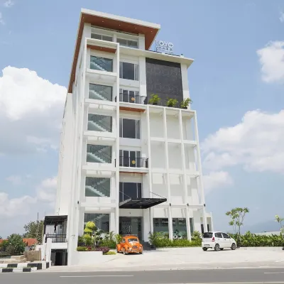 Toyo Hotel Purwokerto, Azana Hotels Collection Hotels near Masjid Nurul 'Amal Sapphire Regency