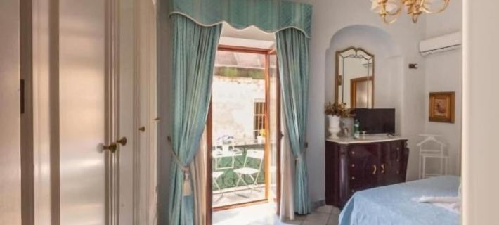 La Finestra Sul Mare Hotéis em Ísquia