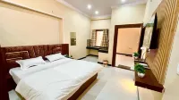 Raghav Ji Home-Stay - 2 estrellas