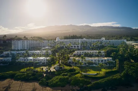 Fairmont Kea Lani, Maui Отели рядом с достопримечательностью «Онелоа Бич»