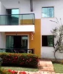 Casa em Condomínio Fechado Com Sauna e Piscina