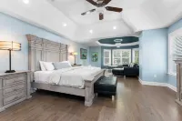 Laid Back Lake Life by AvantStay Waterfront View