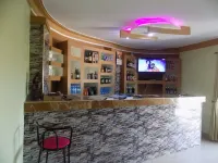 Deluxe Hotel - Ishaka Hotels in Igara