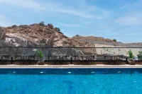 Warwick Al Taif Hotel - Pool