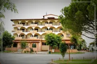 Chris & Eve Mansion Hotels in 