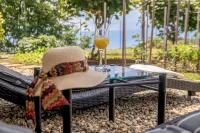 Terra Magica Deluxe Apartment or Room with Private Parking, Terrace and Sea View - Хоумстей
