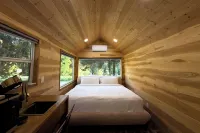 Paradise Village Hotels in Ashford