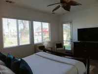 Charming 2-bedroom house with AC, in country club palms with a view of Golf C..