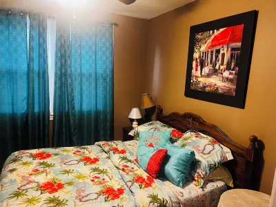 Cozy 3-Bedroom Home in West Columbia Located Only 5 Minutes from Downtown Vista. Hotels near West Columbia Riverwalk Park and Amphitheater