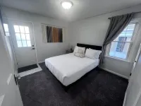 Charming 2-bedroom house in awesome Toledo with WiFi, AC