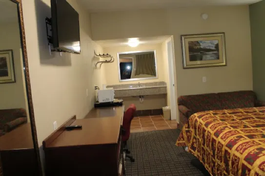 American Inn & Suites