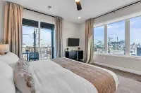 Full Rooftop w/ Panoramic Views + Linens + Towels