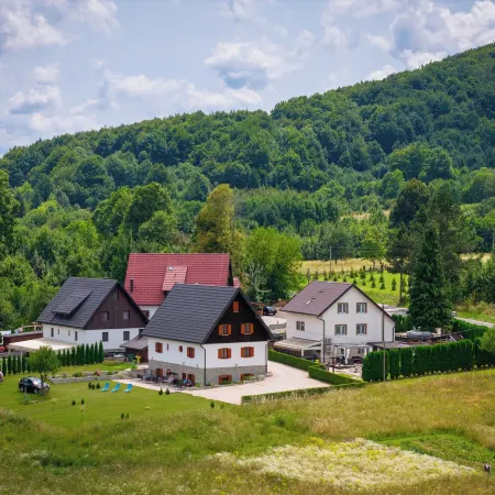 Green Lakes House 2