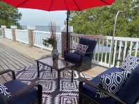 Myriad Fins Cottage and Marina Hotels in Bobcaygeon