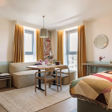 Room2 Belfast Hometel