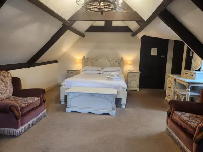 Langley Inn Hotels in Dyrham and Hinton