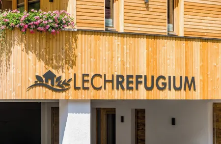 Ferienwohnungen Erholungswelt Lechrefugium Отели в г. Гемайнде Штег