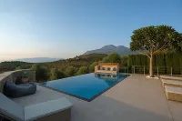 Villavia Residence - Sorocco & Ostria Retreats with Pool Access
