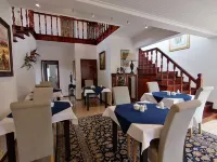 Villa Venusta Luxury Guesthouse - Solar Power - Frühstück